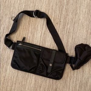 Lululemon fanny pack